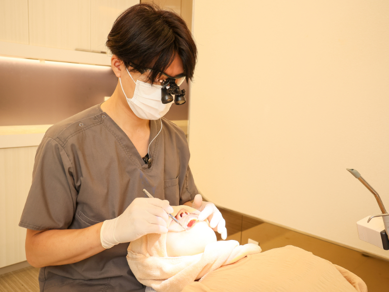矯正治療について相談する様子